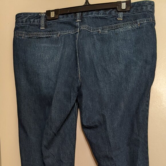 Old Navy Straight Leg Jeans - Picture 2 of 3